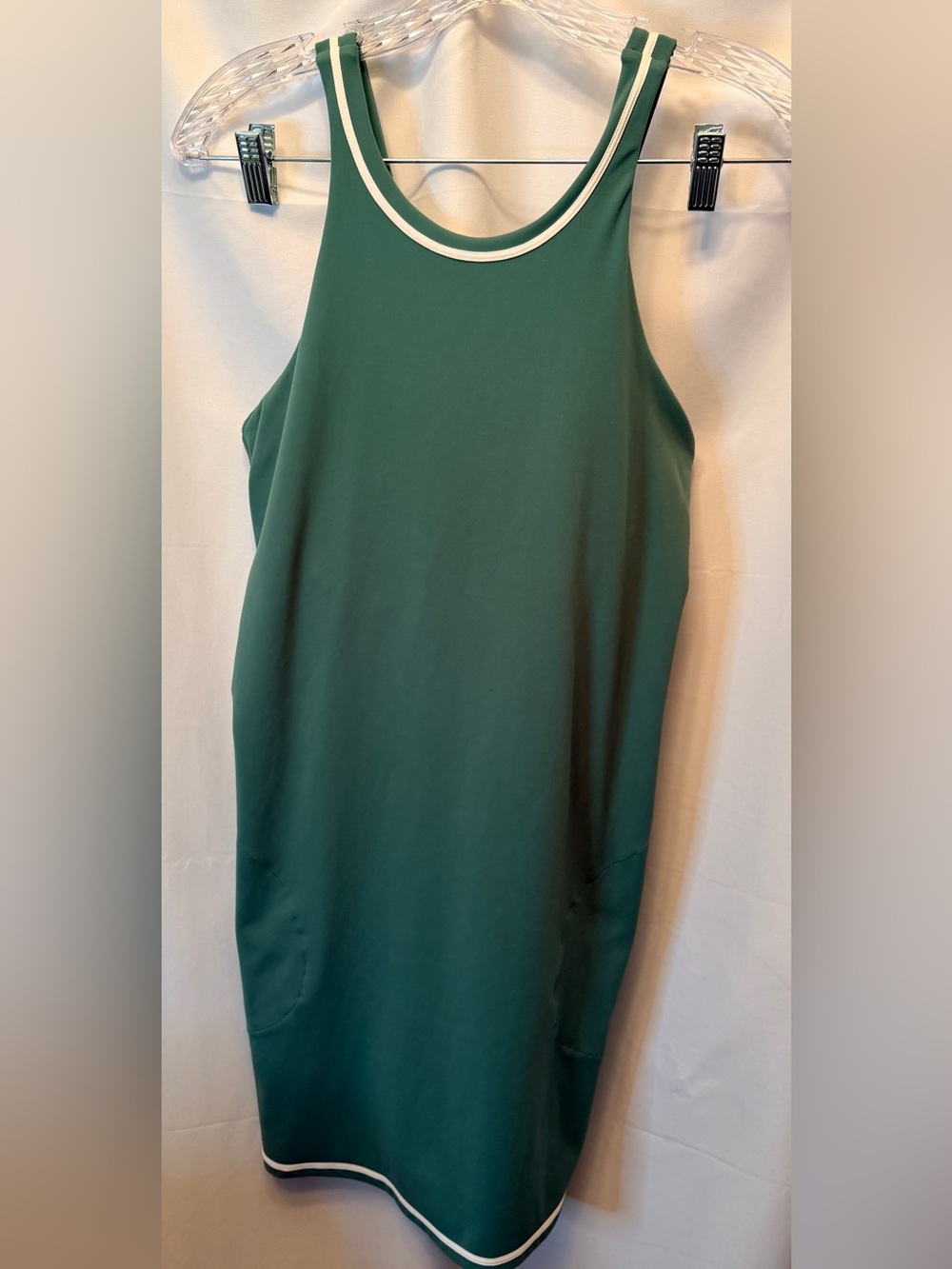 Vuori Women’s Medium Volley Dress Bright Green Pockets Logo #VW604 Tennis Casual - Picture 3 of 10